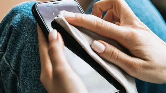 چرا شیشه دوربین گوشی می‌شکند؟