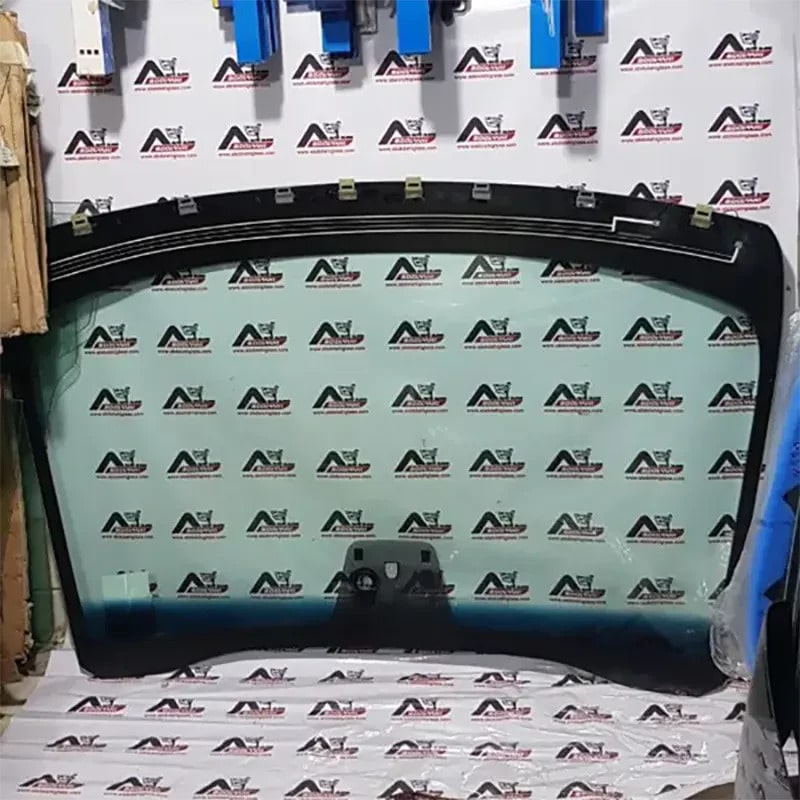 نصب و تعویض شیشه اتومبیل شبانه روزی در محل