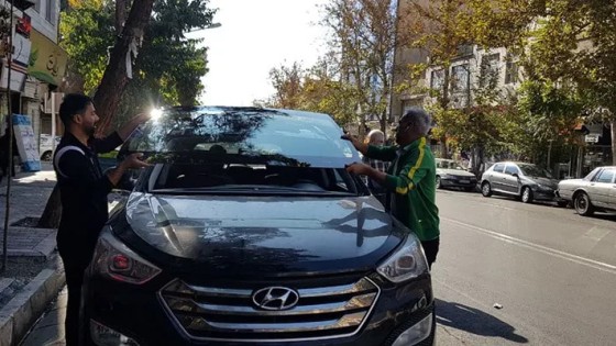 نصب و تعویض شیشه اتومبیل شبانه روزی در محل