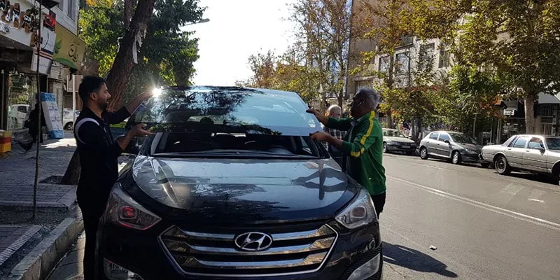 نصب و تعویض شیشه اتومبیل شبانه روزی در محل