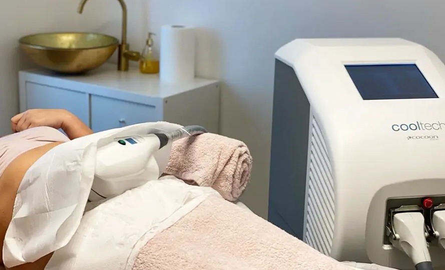 دستگاه ترواسکالپ بهتره یا کرایولیپولیز؟ مقایسه علمی، مزایا و معایب 