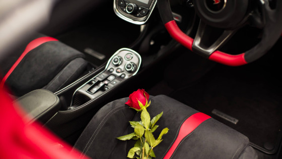 کادو ولنتاین برای پسر ماشین باز: هدیه‌های خاص و هیجان‌انگیز